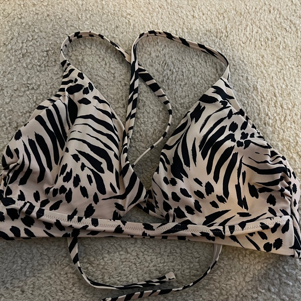 Shade & Shore Women's Longline Cut Out Beige Animal Print Bikini Top, Size 36C